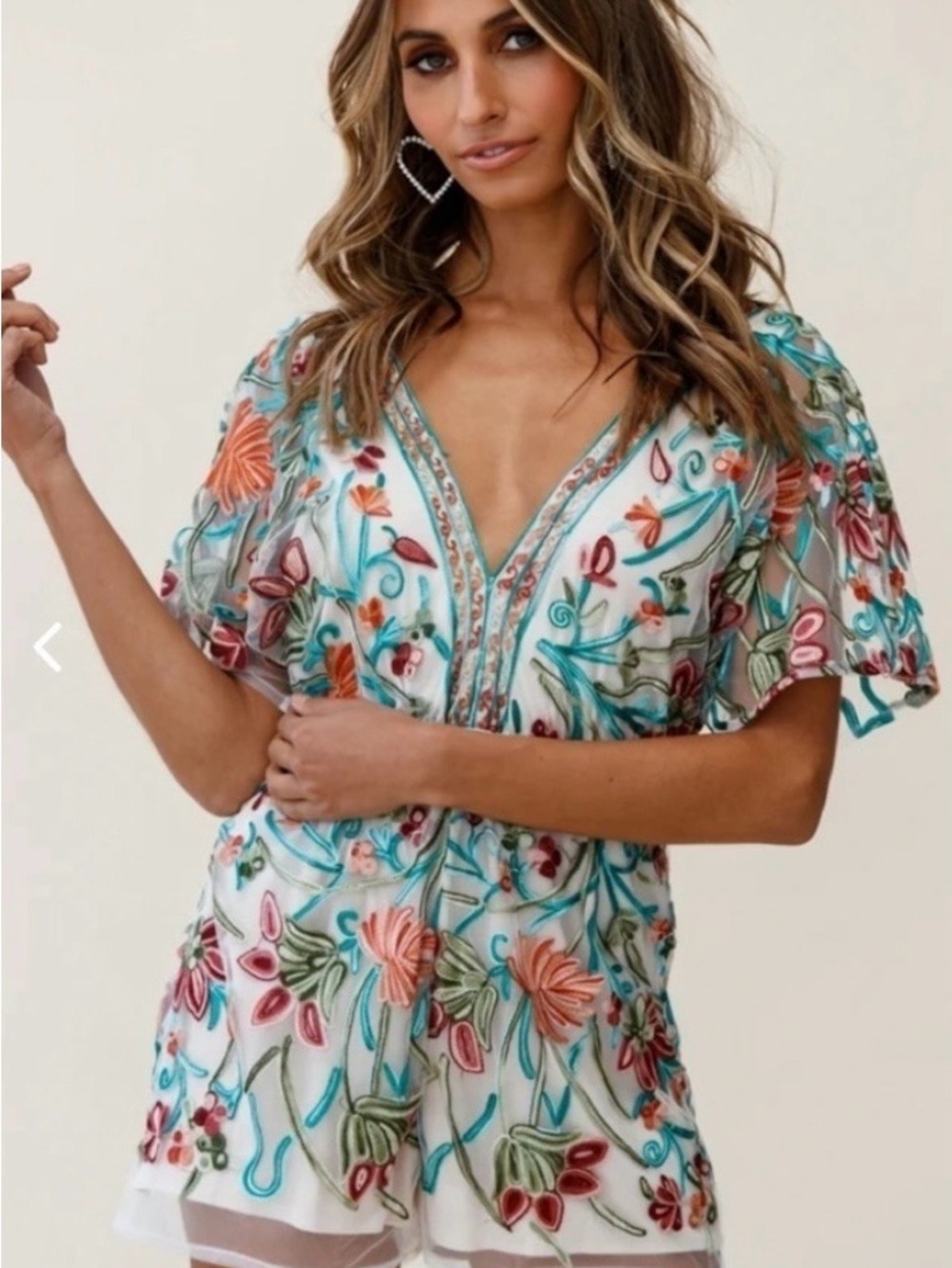 Selfie Leslie Floral Embroidered V-Neck Romper ~ Size Large